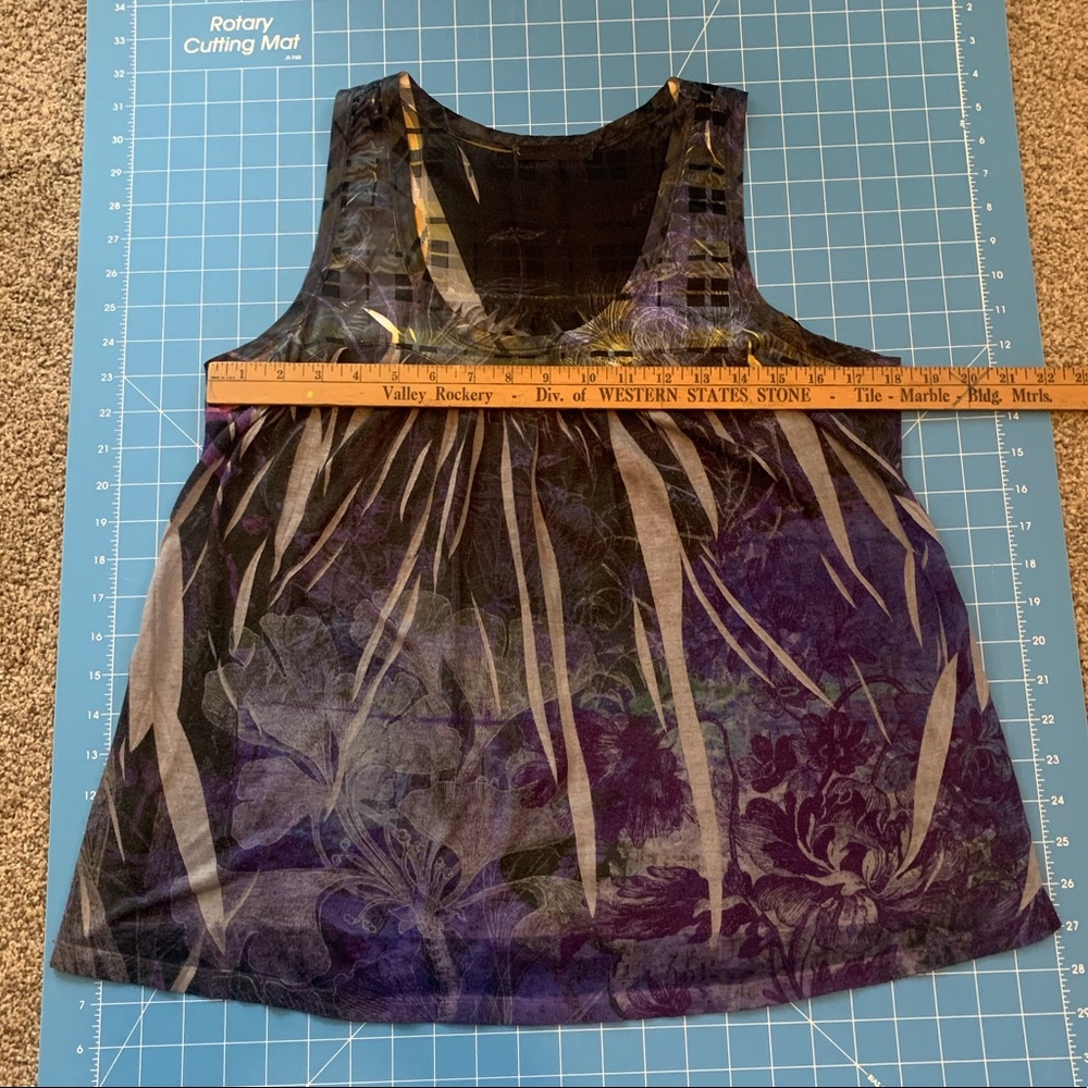 Casual Freedom Tank Top - Picture 3 of 4